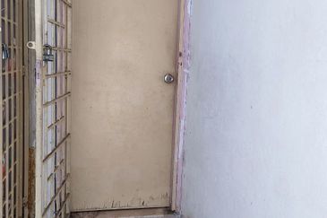 Pangsapuri Kiambang, Bukit Subang