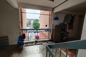 Pangsapuri Kiambang, Bukit Subang