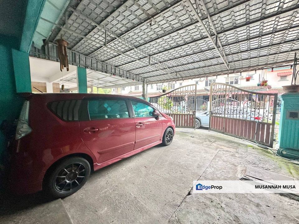 Double Storey Terrace Taman Sri Haneco Semenyih, Selangor, Semenyih