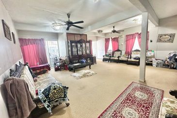 AU 1 (Datuk Keramat)