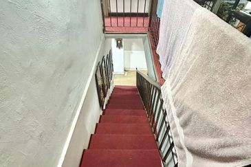 AU 1 (Datuk Keramat)