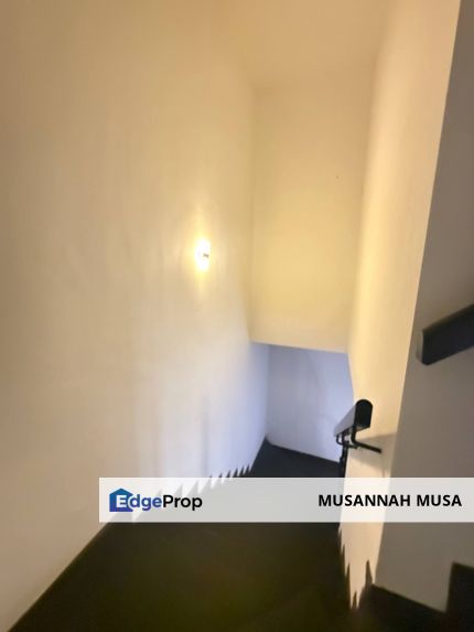 Double Storey Terrace Desiran Bayu Puchong, Selangor, Puchong