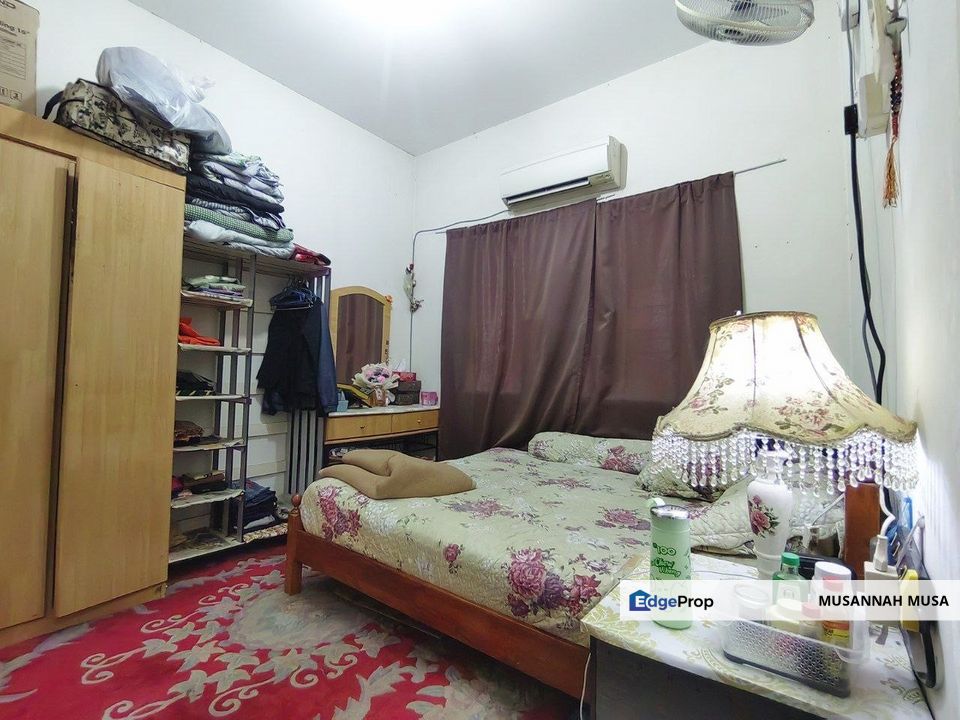 Double Storey Terrace Taman Sri Haneco Semenyih, Selangor, Semenyih