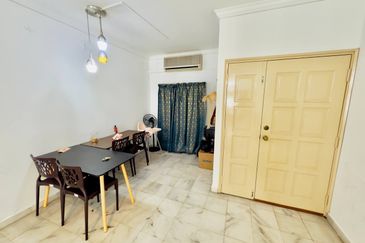 Endah Regal Condominium