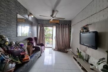 Mawar Apartment (Taman Bunga Raya)