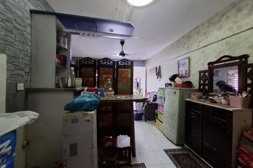 Mawar Apartment (Taman Bunga Raya)