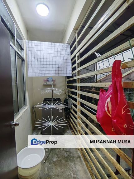 Single Storey Terrace Taman Mawar, Bandar Baru salak Tinggi, Selangor, Sepang