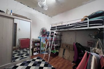 Taman Subang Perdana Flat