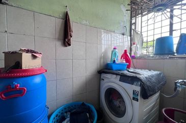 Taman Subang Perdana Flat