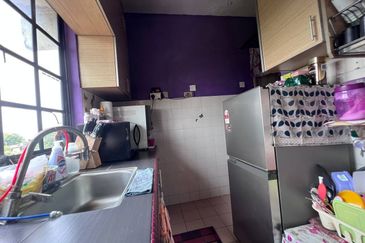 Taman Subang Perdana Flat