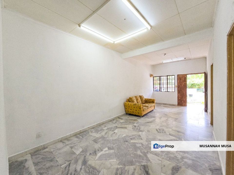 FACING OPEN | Single Storey Intermediate Jalan Cenderawasih Bandar Enstek , Negeri Sembilan, Seremban