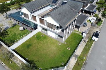 Tiana Elmina Gardens