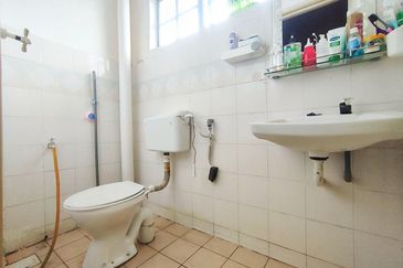 END LOT Double Storey Lorong Cakera Purnama 12/19 Puncak Alam