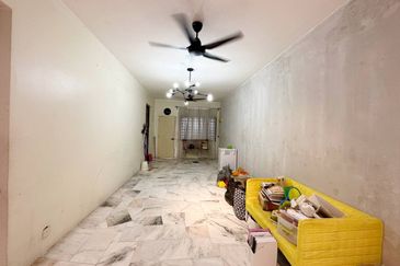 Lily Apartment, Taman Saujana Utama