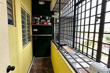 Lily Apartment, Taman Saujana Utama