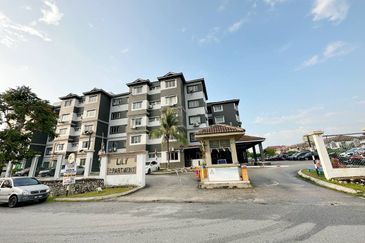 Lily Apartment, Taman Saujana Utama