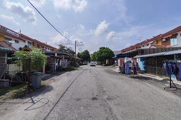 2 STOREY DESA PINGGIRAN TANJUNG, MANTIN, NEGERI SEMBILAN