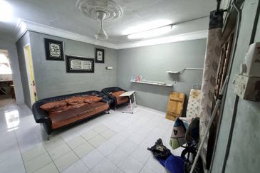 Kondo Rakyat (Desa Pantai Flat)