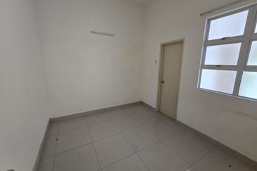 DOUBLE STOREY TERRACE, ELITE INDAH, KEMUNING UTAMA