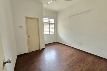 DOUBLE STOREY TERRACE, ELITE INDAH, KEMUNING UTAMA