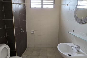 DOUBLE STOREY TERRACE, ELITE INDAH, KEMUNING UTAMA