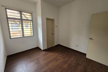 DOUBLE STOREY TERRACE, ELITE INDAH, KEMUNING UTAMA