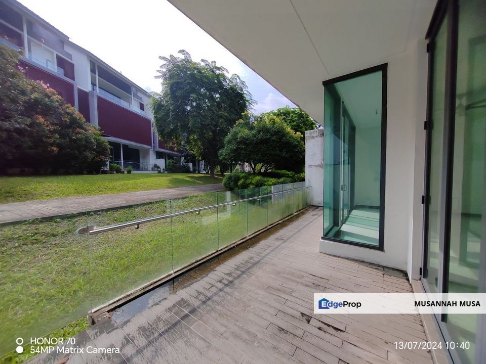 Triple Storey Superlink in Thistle Grove, DENAI ALAM, Selangor, Denai Alam