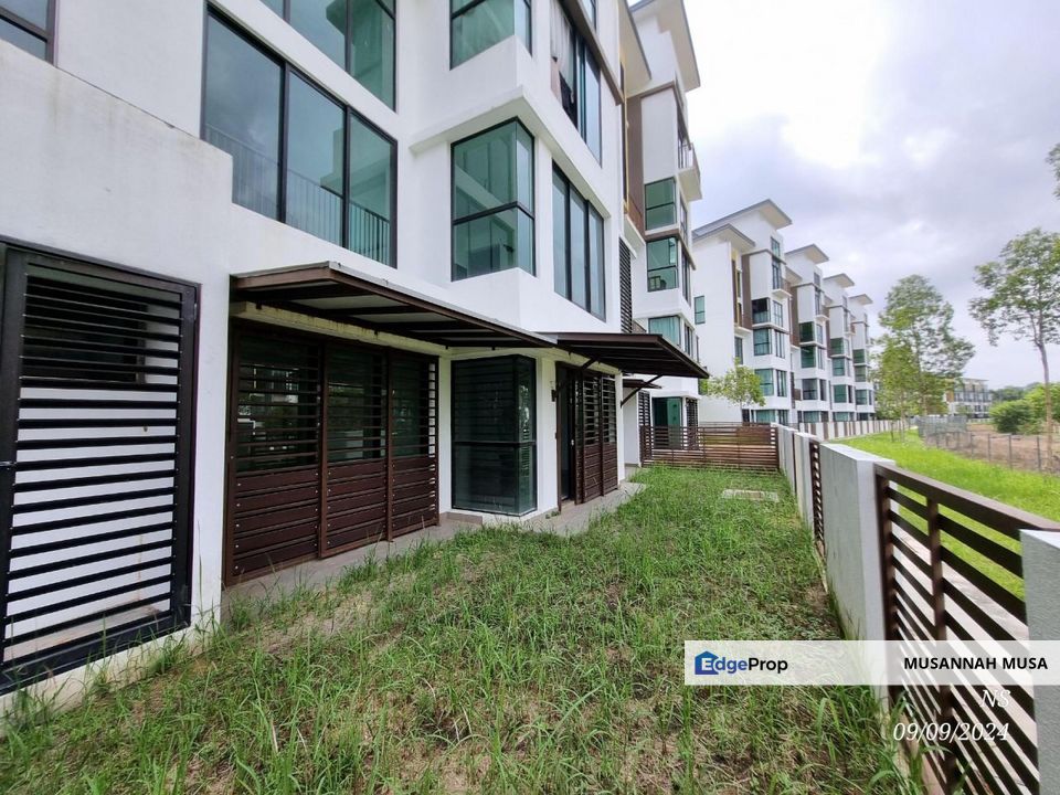Lower Ground Floor With Terrace Cempaka Seri 2 Townhouse Kota Seriemas Nilai Negeri Sembilan, Negeri Sembilan, Nilai