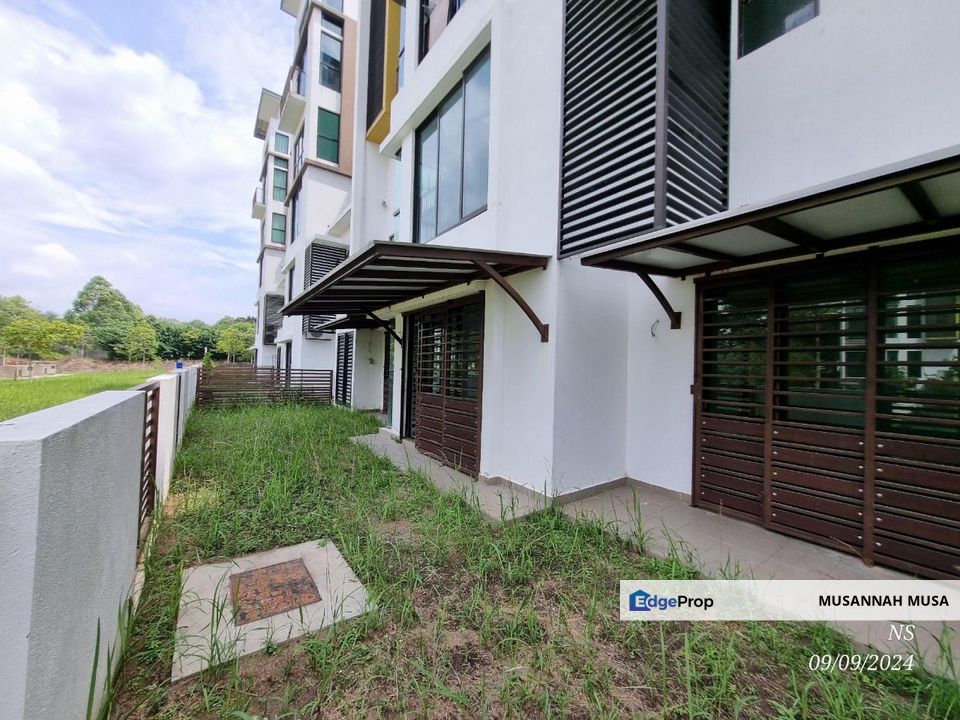 Lower Ground Floor With Terrace Cempaka Seri 2 Townhouse Kota Seriemas Nilai Negeri Sembilan, Negeri Sembilan, Nilai