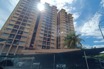 Kristal Heights Apartment