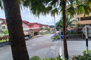 Kristal Heights Apartment