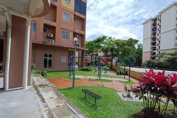 Kristal Heights Apartment