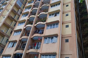 Kristal Heights Apartment