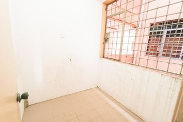 Kristal Heights Apartment