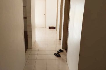 Kristal Heights Apartment