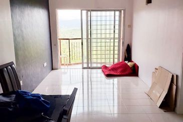 Kristal Heights Apartment