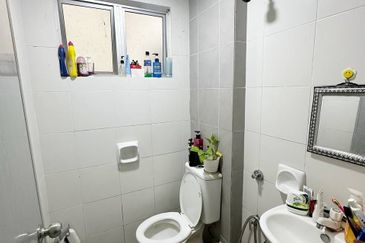 Residensi Warnasari 2