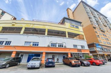 Residensi Bistaria, Ukay Bistari