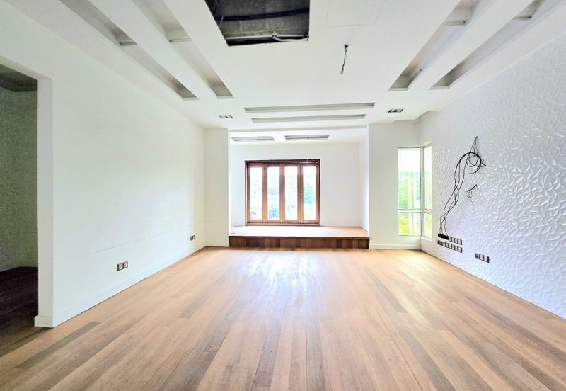 Putra Hill Residency