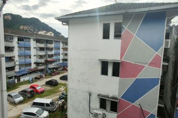 Taman Pinggiran Flat