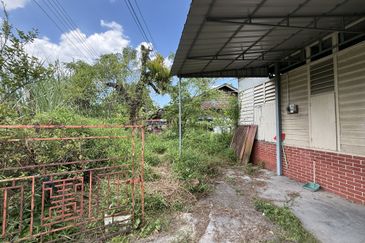 KAMPUNG BARU GUNUNG RAPAT