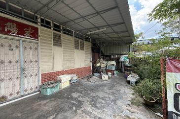 KAMPUNG BARU GUNUNG RAPAT