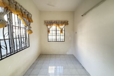 TAMAN LAPANGAN PELANGI