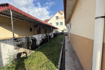 TAMAN LAPANGAN PELANGI