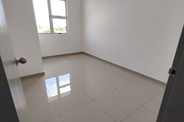 (KHAS UNTUK BUMIPUTRA) RUMAH BARU TERES 2 TINGKAT full extend- 3 MINIT KE MYDIN MUTIARA RINI