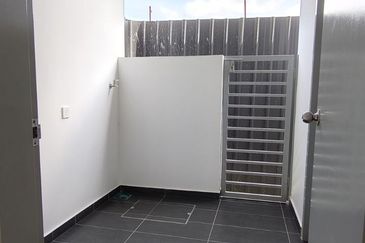 (KHAS UNTUK BUMIPUTRA) RUMAH BARU TERES 2 TINGKAT full extend- 3 MINIT KE MYDIN MUTIARA RINI