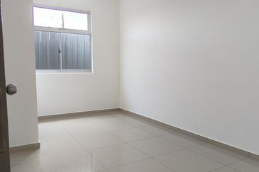 (KHAS UNTUK BUMIPUTRA) RUMAH BARU TERES 2 TINGKAT full extend- 3 MINIT KE MYDIN MUTIARA RINI