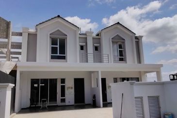 (KHAS UNTUK BUMIPUTRA) RUMAH BARU TERES 2 TINGKAT full extend- 3 MINIT KE MYDIN MUTIARA RINI