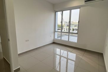 Freehold Residential Condo @ Sierra Perdana [Ready to move in - bumiputera lot]