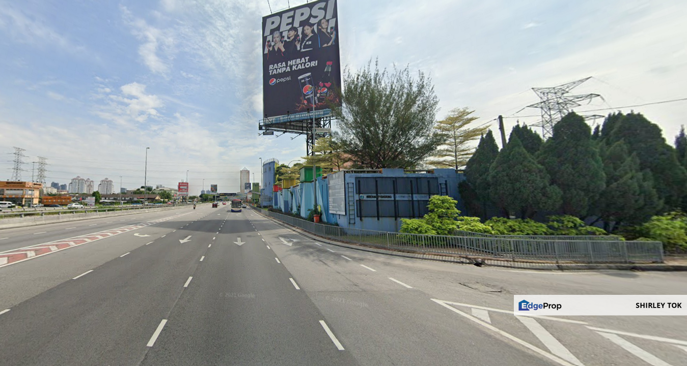 Limited Corner ! FREEHOLD Detached Factory SS13 for sale !! Next to